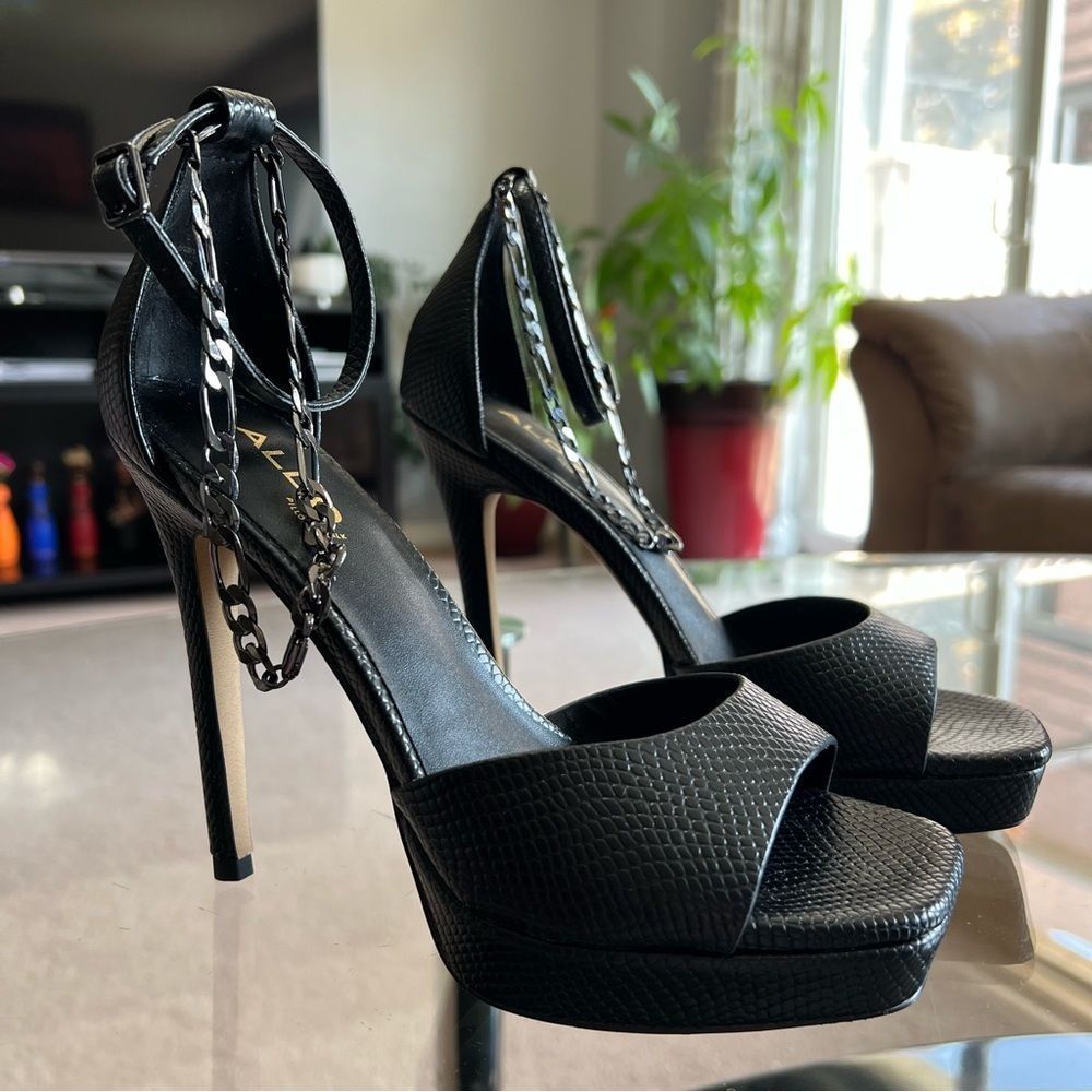ALDO Prisilla chain Platform heel